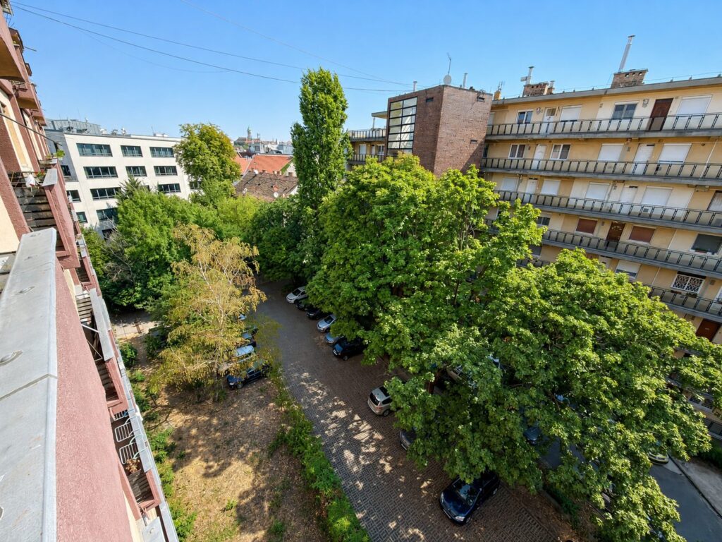 XII. kerület, Alkotás utca – világos, kétoldali tájolású lakás – erkély